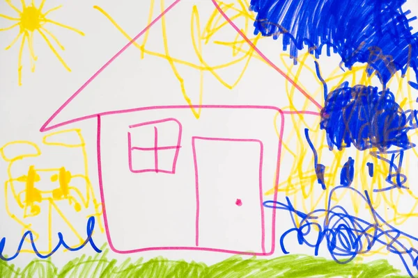 Yaşındaki Bir Çocuğun Keçeli Kalemleriyle Çiziyorlardı Bulutlu Güneşli Bir — Stok fotoğraf