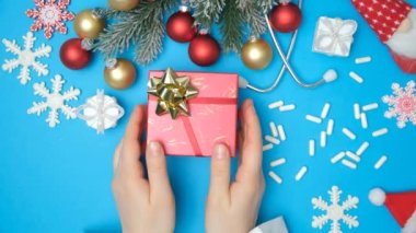 Sağlıklı Noel - tıbbi ve sağlık çalışanları için hediye, üst görünüm, yakın çekim.