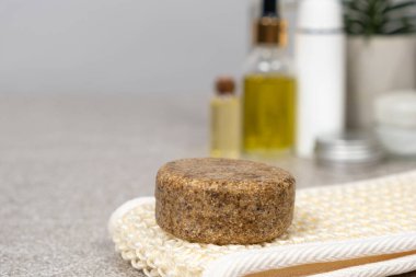 Saç için sağlam şampuan. Doğal çevre dostu organik kozmetikler.