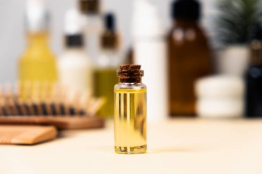 Yüz bakımı ve saç bakımı için doğal yağ.