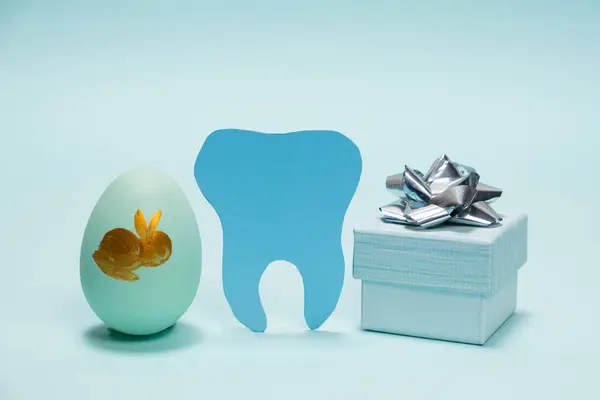 Cartão Felicitações Para Odontologia Feliz Páscoa Dente Com Ovo Pintado Fotos De Bancos De Imagens Sem Royalties