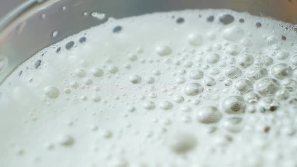 Beer Foam Close Foam Bubbles Bursting Slow Motion — Stock Video