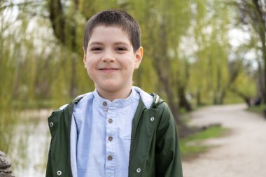 Bahar Parkı 'nda 6 yaşında bir çocuğun portresi.