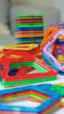 Manyetik Yapıcı Parçaları Set, Dikey Çekim