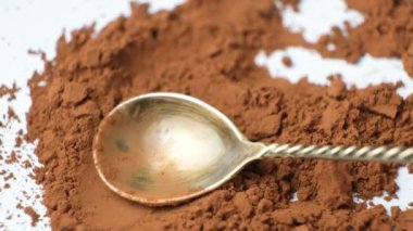 Beyaz arkaplanda kakao tozu dokusu