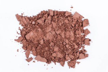 Beyaz arka planda dağınık kahverengi göz farı. Göz farı dokusu.