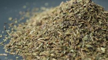 4k baharatlı kurutulmuş fesleğenin dönüşü.