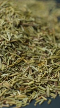 Makro Doku Baharat Mevsimleri Kurumuş Biberiye, Dikey Dönme