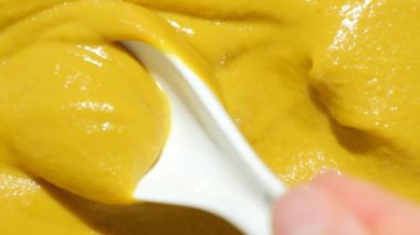 Hardal Dokusunun Pişirme Arkaplanı, Sos, Metin Yeri, Yavaş Hareket