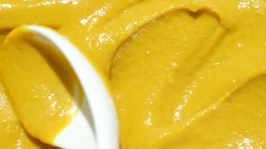 Hardal Dokusunun Pişirme Arkaplanı, Sos, Metin Yeri, Yavaş Hareket