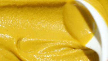 Hardal Dokusunun Pişirme Arkaplanı, Sos, Metin Yeri, Yavaş Hareket