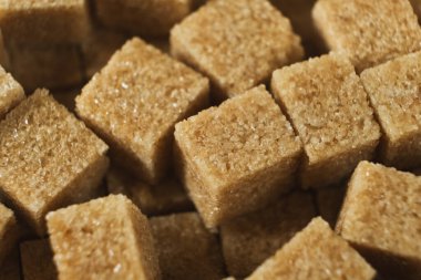 Rafine edilmemiş kahverengi baston makro küp demerara şekeri