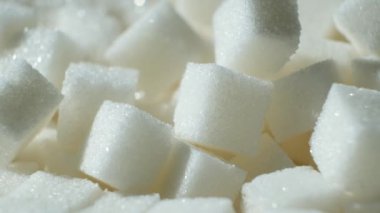 Doldurulmuş Beyaz Pancar Şekeri Küplerinin Makro Dönüşü