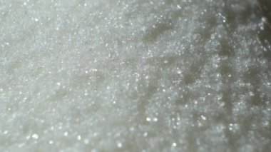Beyaz kristal şeker akışı, yavaş çekim