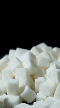 Doldurulmuş Beyaz Pancar Şekeri Küplerinin Makro Dönüşü