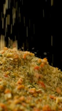 Kuru Sebze Karışımı Yemek Pişirme Yavaş Hareket Dikey.