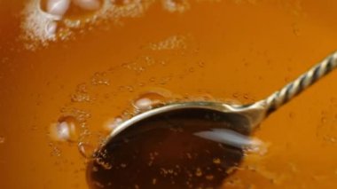 Doğal İşlenmemiş Sebze Yağı, Yağ Kabarcıkları, Makro Üst Görünüm Yavaş Görünüm