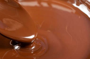 Zengin ve Derin Kakao Lezzetli Lüks Eritilmiş Çikolata Sosu.