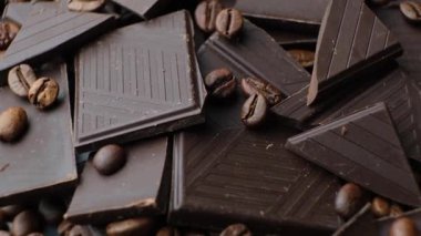 Koyu Çikolata, Aroma kahvesi ile karıştırılmış..