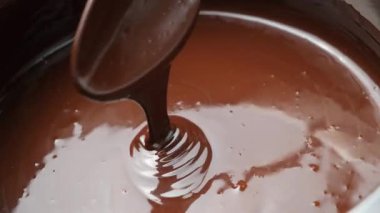 Bir Tencerede Eriyen Çikolatanın Yakın Çekimi.