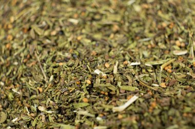 Organik kurutulmuş baharatlı yapraklar.