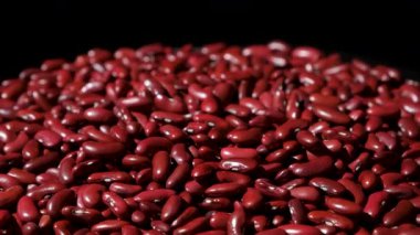 Pişirmek için taze ve kuru Kırmızı Böbrek Fasulyesi.