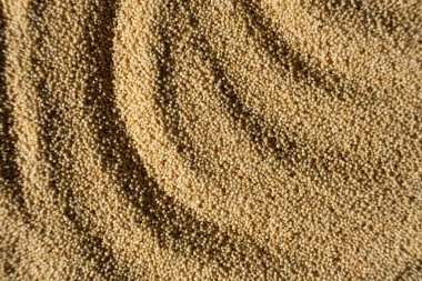 Organik ham amaranth tanelerinin mutfak arka planı..