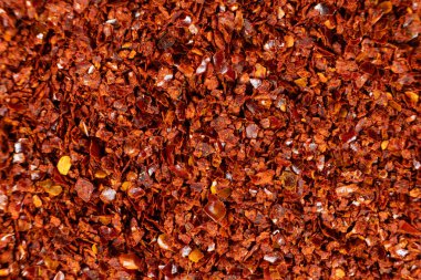 Kurutulmuş ve öğütülmüş kırmızı biber, yoğun baharat..