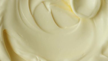 Parlak beyaz mayonez yüzeyi. Yemek dokusu arka planı. Metin için Yer.