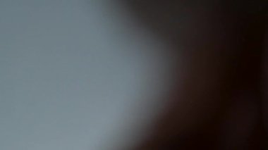 Yüzeydeki Siyah Kahverengi Arkaplan Makro Sıvı Dalgaları Yavaş Harekette