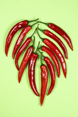 Yakın plan Üst Görünümde Acılı Biberlerin Çeşitliliği.