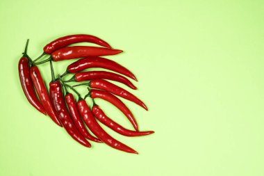 Yakın plan Üst Görünümde Acılı Biberlerin Çeşitliliği.