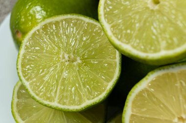 Macro View 'da Sulu Yeşil Kireç Yarıları.