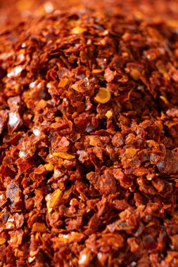 Kurutulmuş ve öğütülmüş kırmızı biber, yoğun baharat..