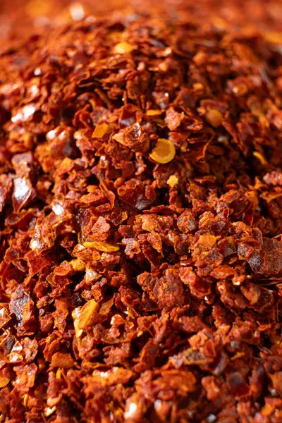 Kurutulmuş ve öğütülmüş kırmızı biber, yoğun baharat..