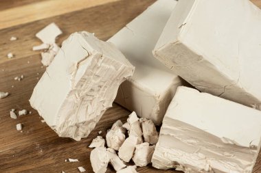 Ev Yapımı Hamur Hazırlığı İçin Islak Maya Tuğlaları