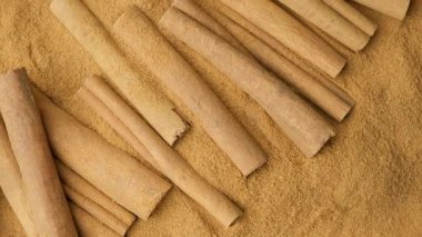 Kahverengi Çubukların Üst Manzarası. ve Zemin Tarçın.