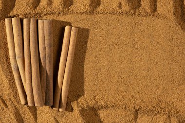 Tarçınlı Tarçın Çubuğu. Doğal Pişirme Baharatı.