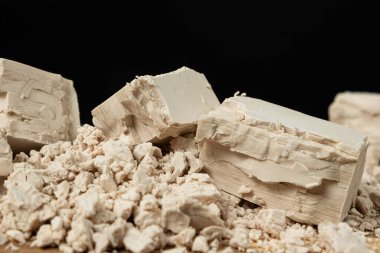 Pişirmek için Taze Sıkıştırılmış Maya Tuğlası.