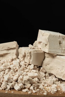 Pişirmek için Taze Sıkıştırılmış Maya Tuğlası.