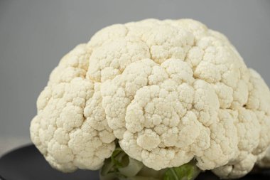 Doğal Doku ve Detaylı Çiğ Karnabahar Başının Yakın Çekimi