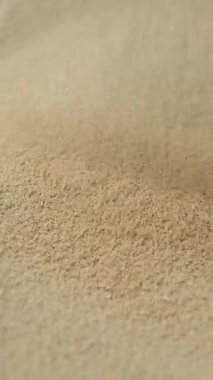 Yavaş Pişirme Hareketi İçin Anında Kuru Maya Dökümü.