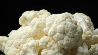 Doğal Doku ve Çiçek Detaylarını Gösteren Ham Karnabahar Makro Döndürme