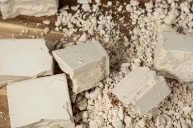 Ev Yapımı Hamur Hazırlığı İçin Islak Maya Tuğlaları