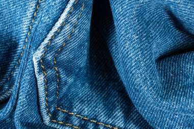 Buruşuk Mavi Jean Kumaşında Soyut Tekstil Manzarası