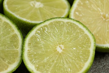 Sulu Detaylı Yeşil Citrus Kireç Yarılarına Yakın Çekim.