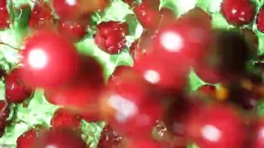 Tatlı Kiraz Taze Böğürtlenlerle Suya Düşerken Üst Görünüm Yavaş Çekim