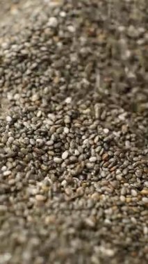 Chia Tohumları Dikey Yavaş Hareketi Döküyor
