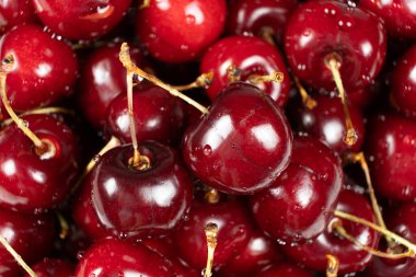 Su Damlalarıyla Yıkanmış Tatlı Kirazlar Macro Manzarası