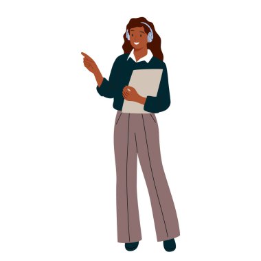 İş konferansında kendine güvenen bir konuşmacı. Halka açık konuşma, elinde dosya ve mikrofonla mutlu bir kadının sunumu. Konuşan kişi, ayakta. Düz vektör çizimi beyaz arkaplanda izole edildi.